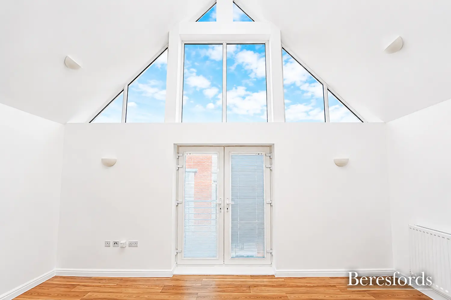 Flat Montfort Drive in Chelmsford