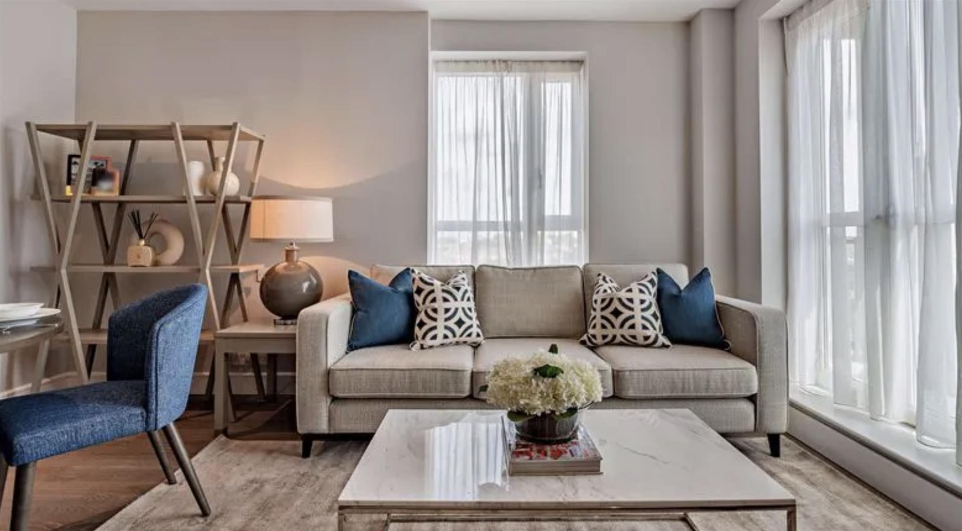 Flat Westferry Circus in Greater London