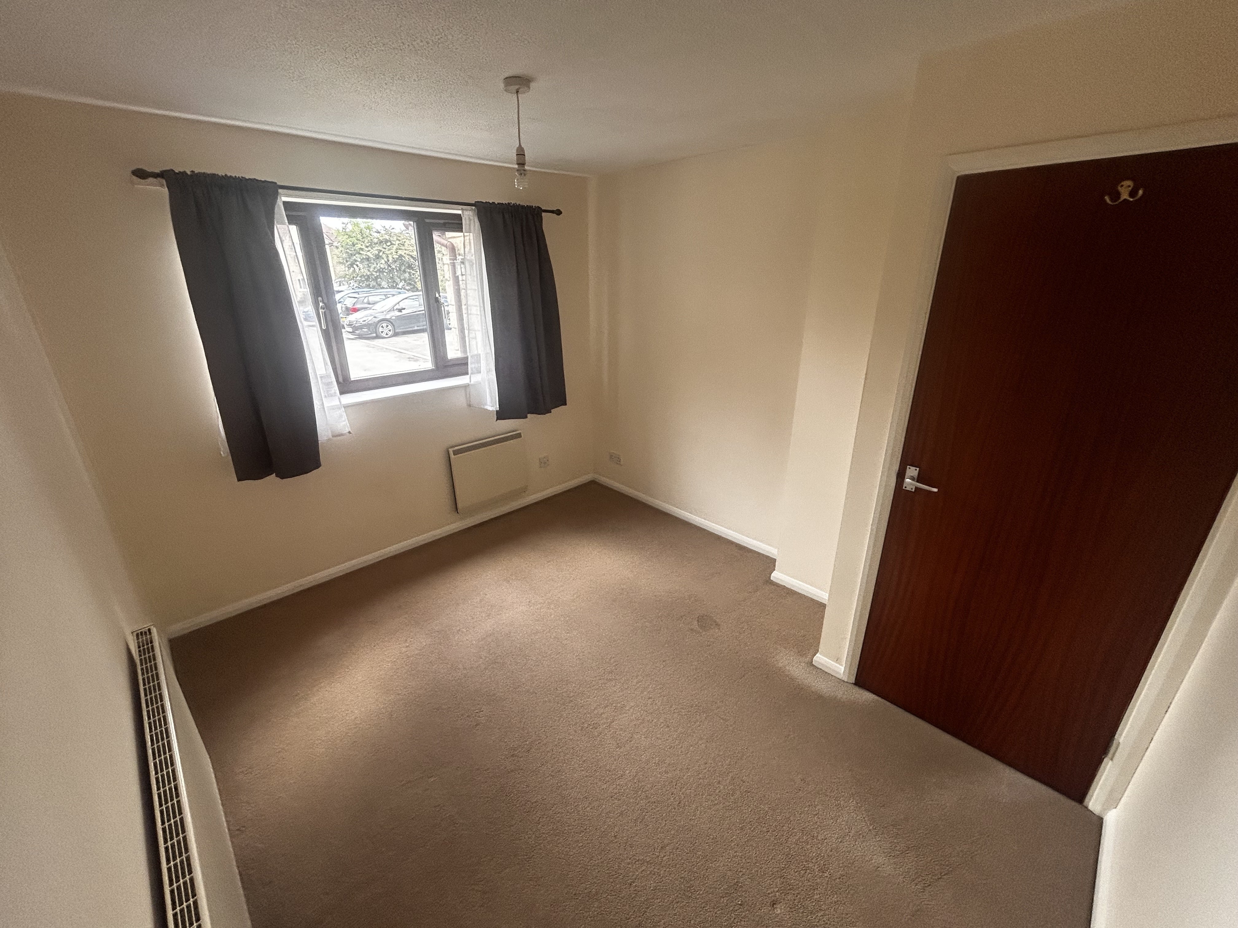 Flat Paddock Close in Bristol
