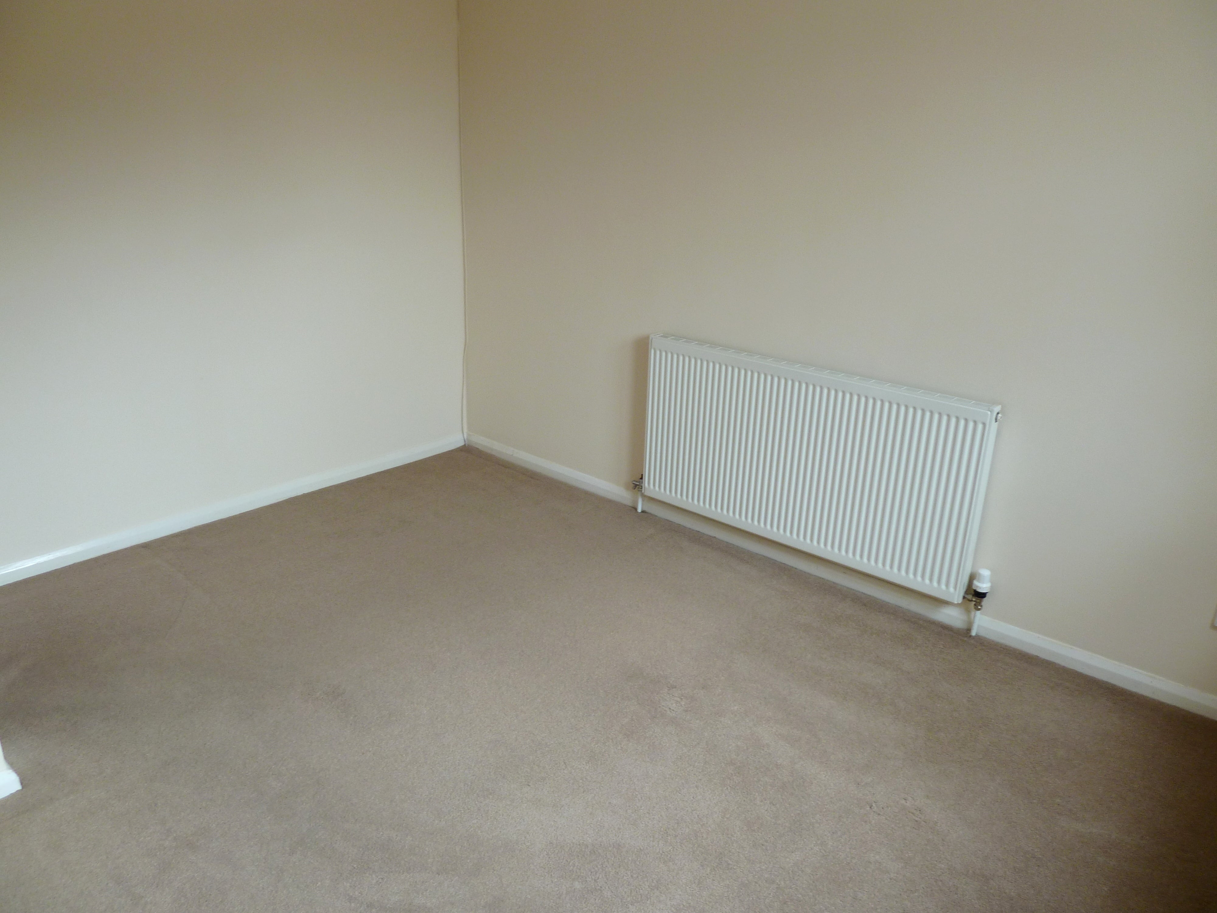 Flat Paddock Close in Bristol