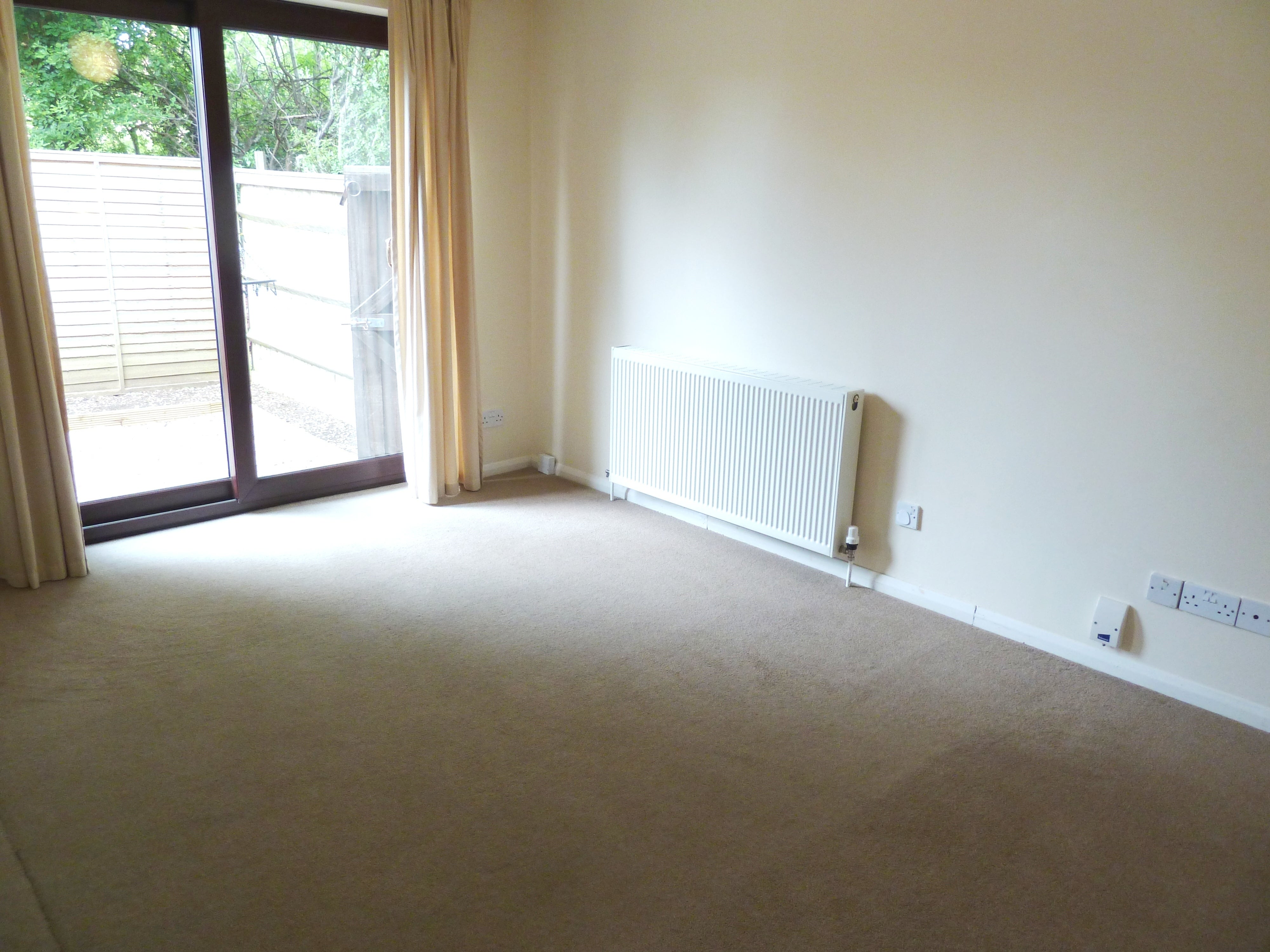 Flat Paddock Close in Bristol