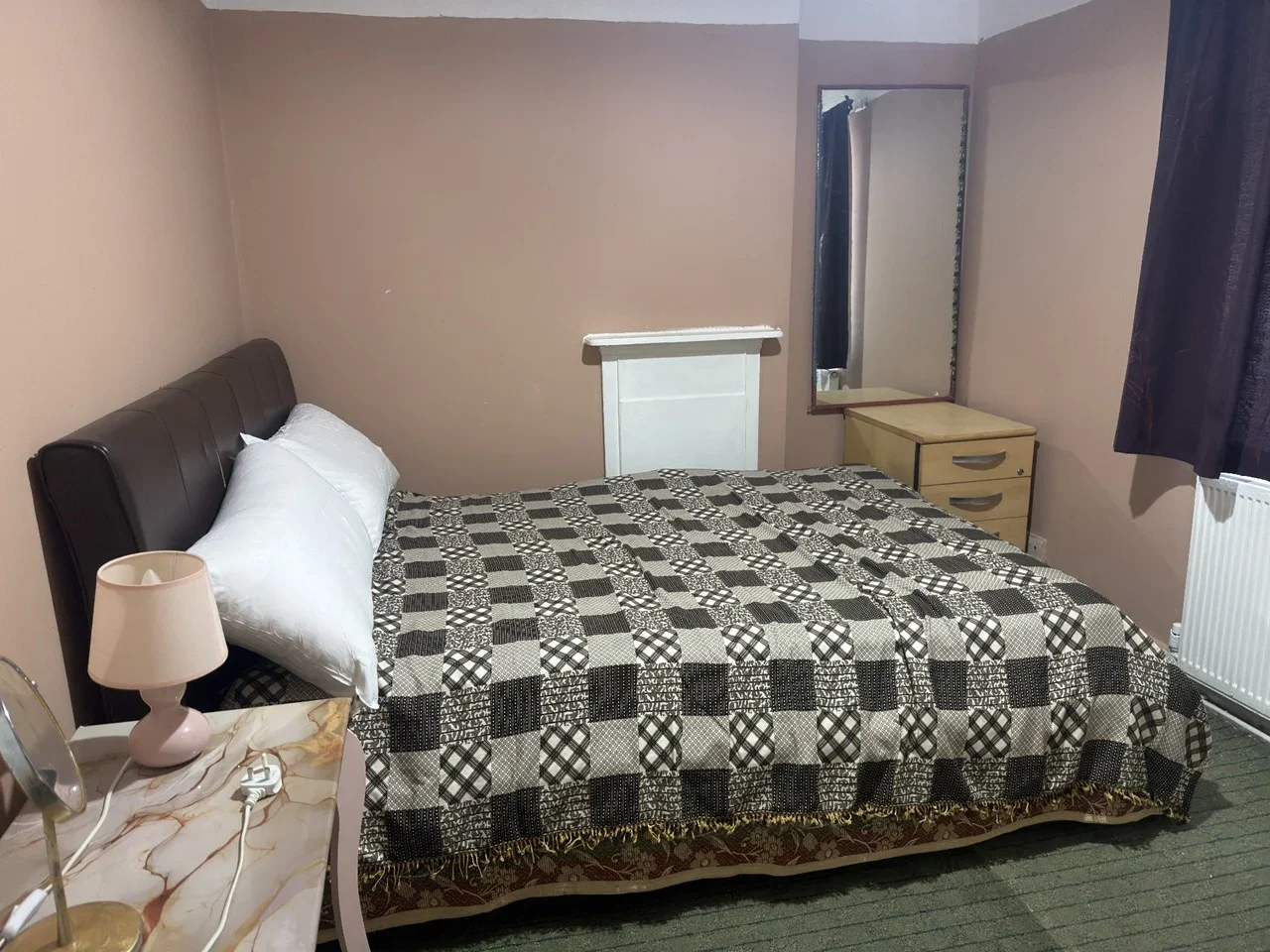 Room Poplar Avenue in Greater London