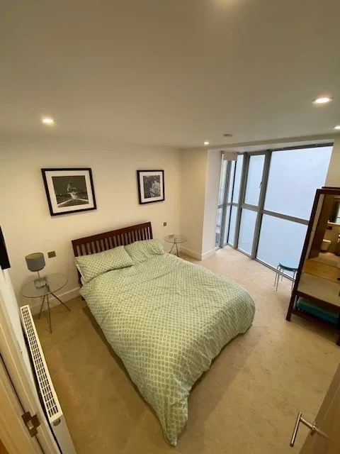 Flat Eagle Court in Greater London
