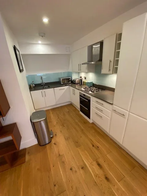 Flat Eagle Court in Greater London