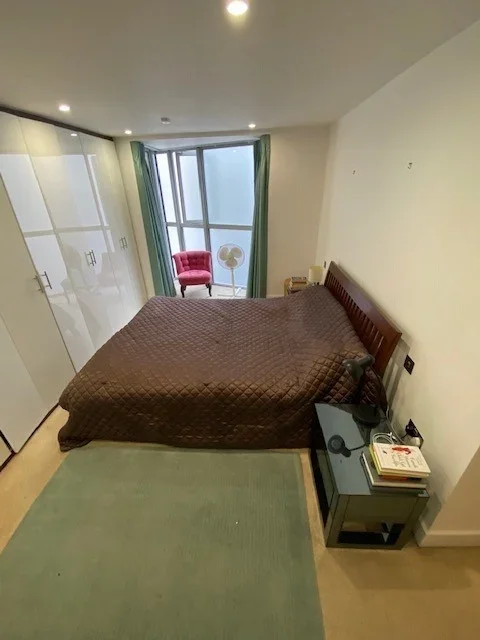 Flat Eagle Court in Greater London