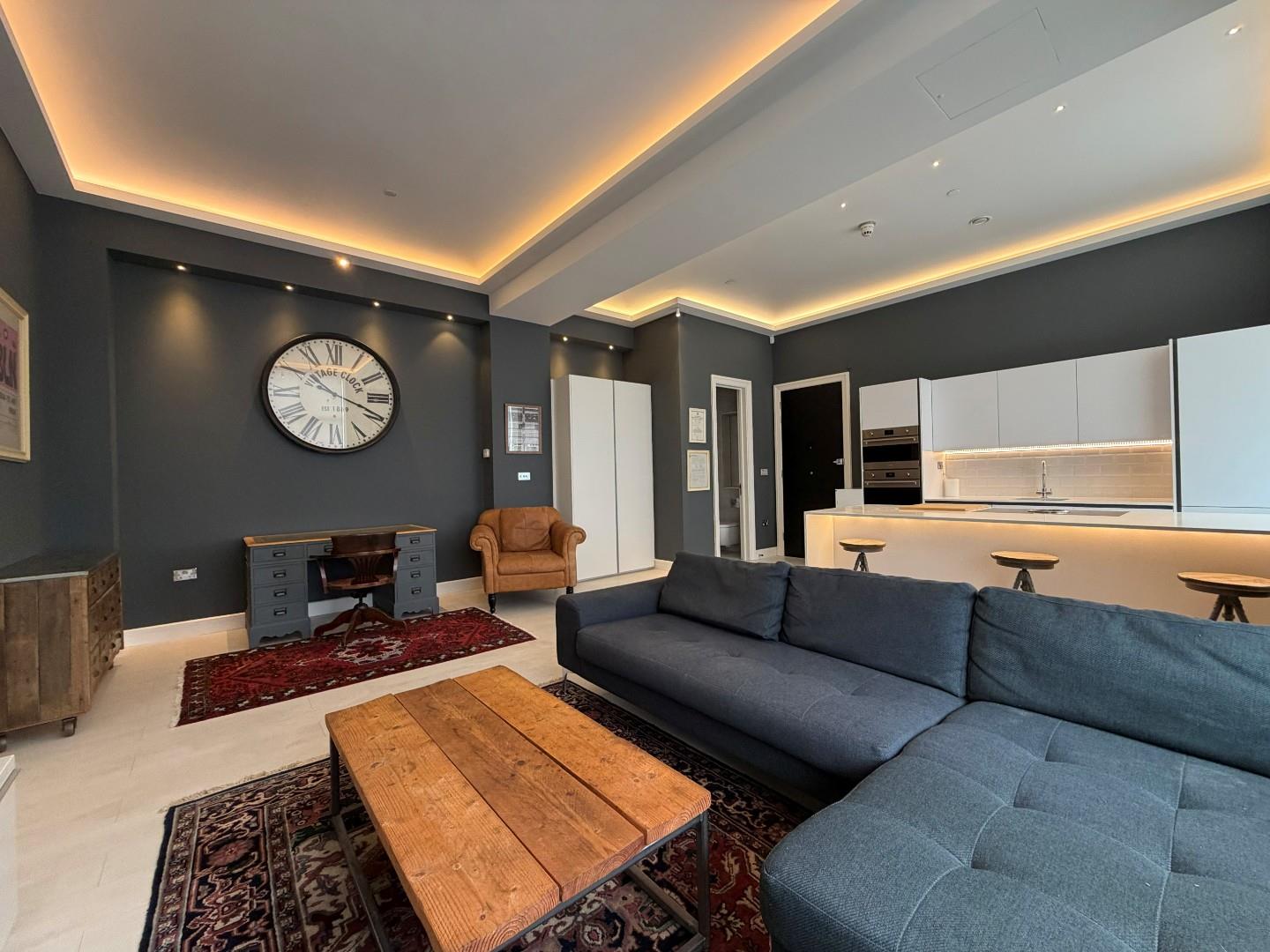Flat Warple Way in London