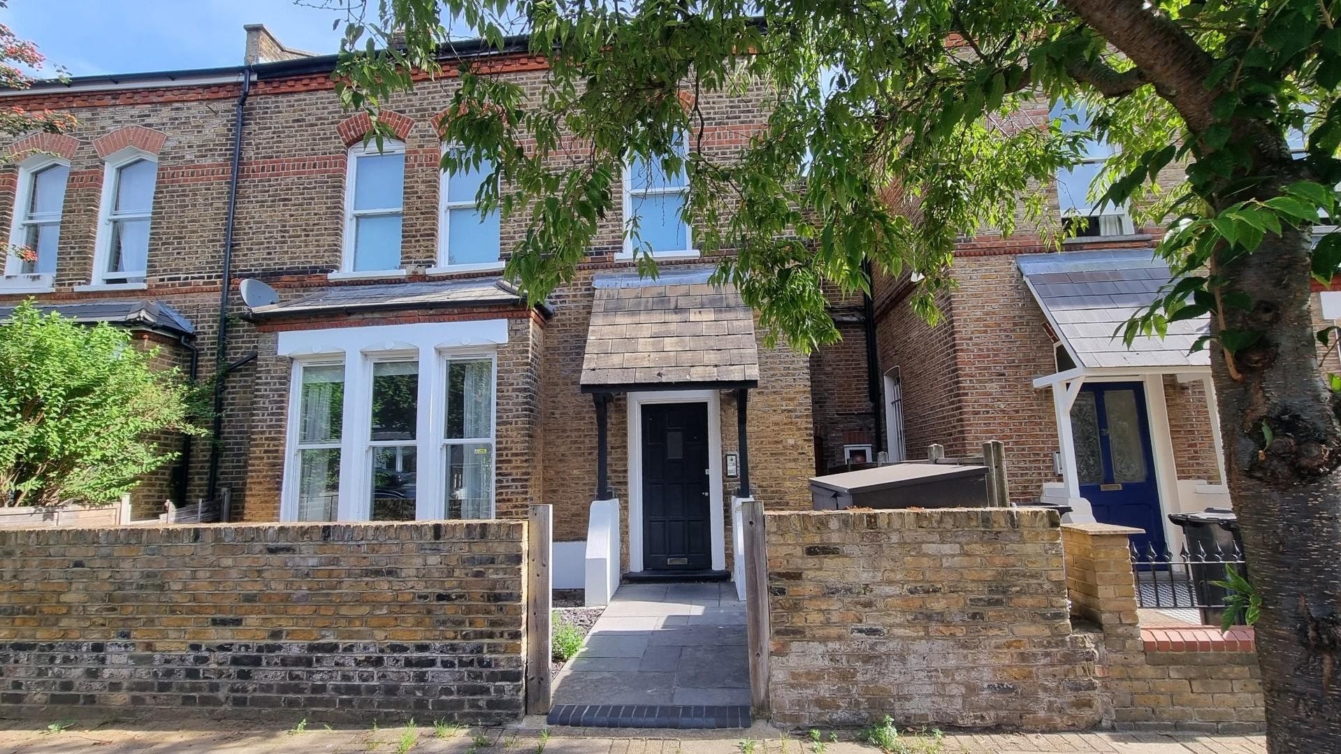 Flat Finsbury Park Road in Greater London
