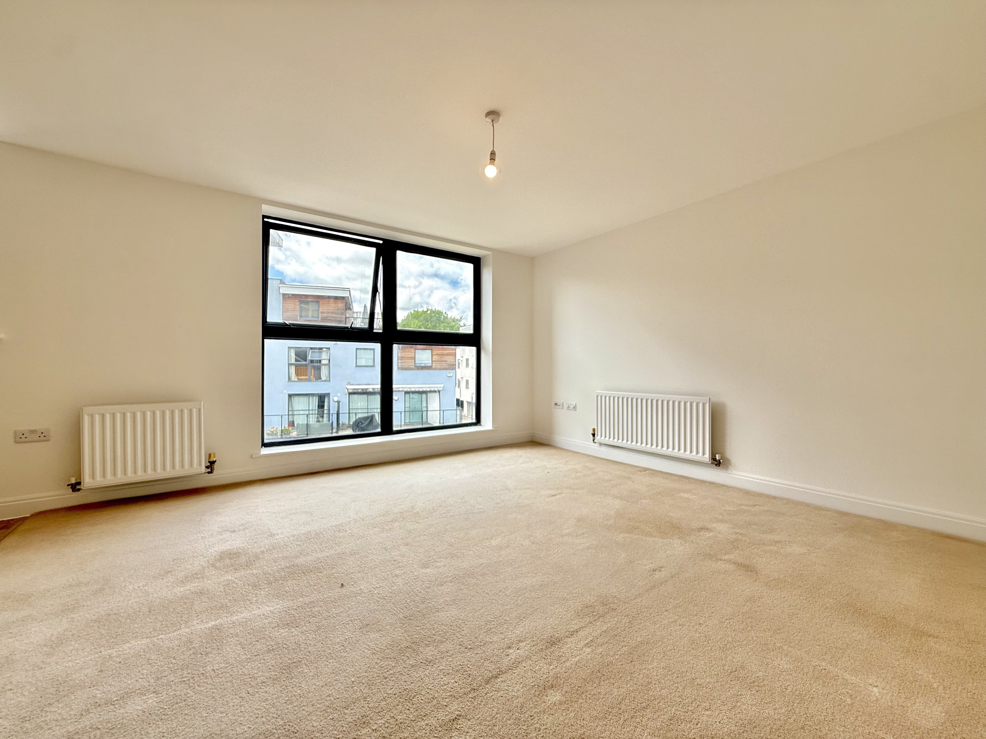Flat Clifford Way in Maidstone