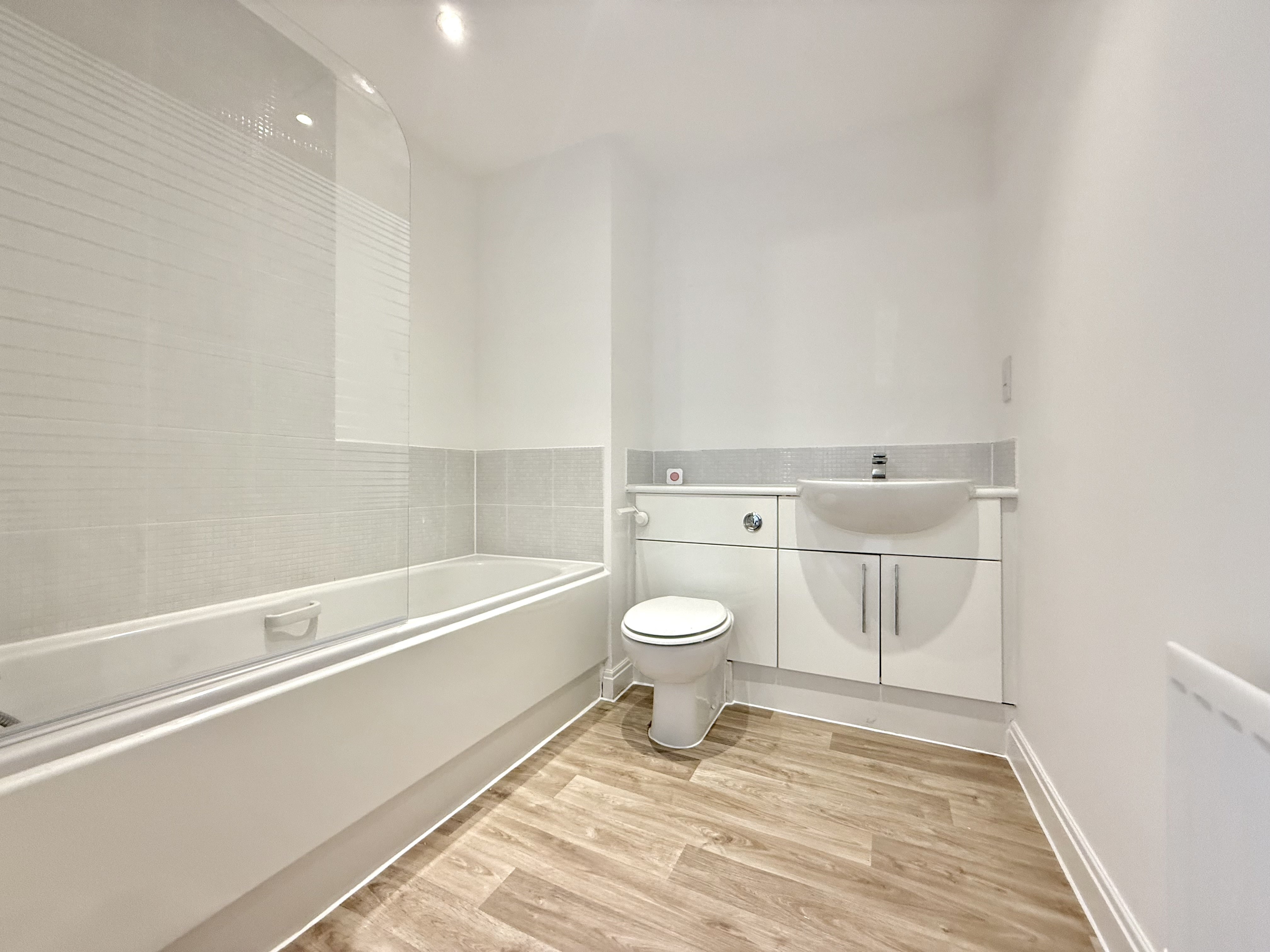 Flat Clifford Way in Maidstone