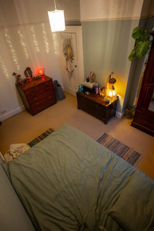 Room Eastwood Road in Greater London