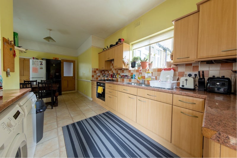 Room Eastwood Road in Greater London