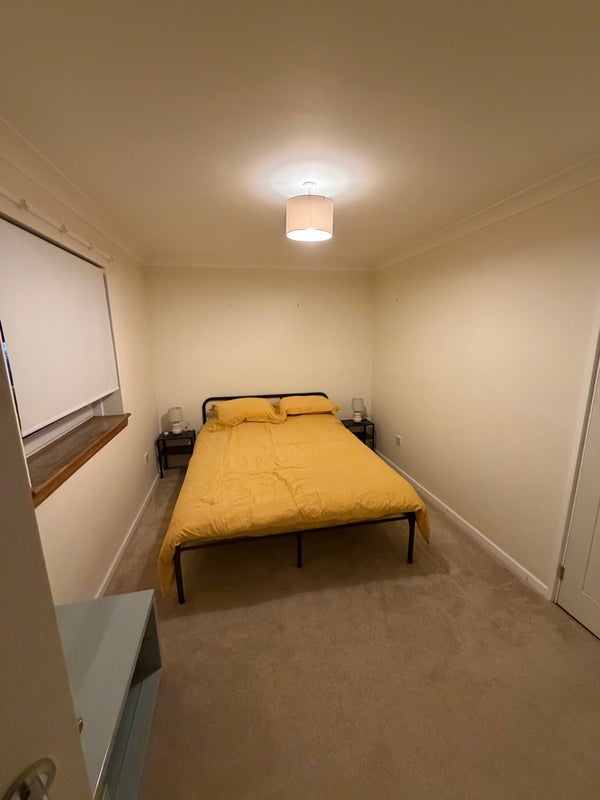 Room Curle Street in Glasgow