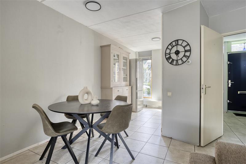 Tussenwoning te koop: Septemberstraat 84, Almere