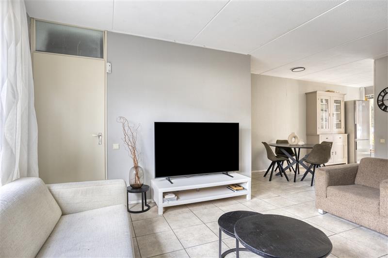 Tussenwoning te koop: Septemberstraat 84, Almere