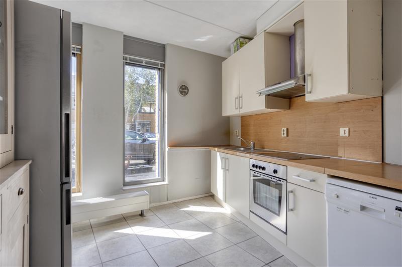 Tussenwoning te koop: Septemberstraat 84, Almere