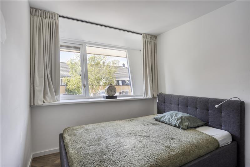 Tussenwoning te koop: Septemberstraat 84, Almere