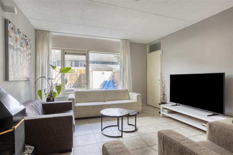 Tussenwoning te koop: Septemberstraat 84, Almere
