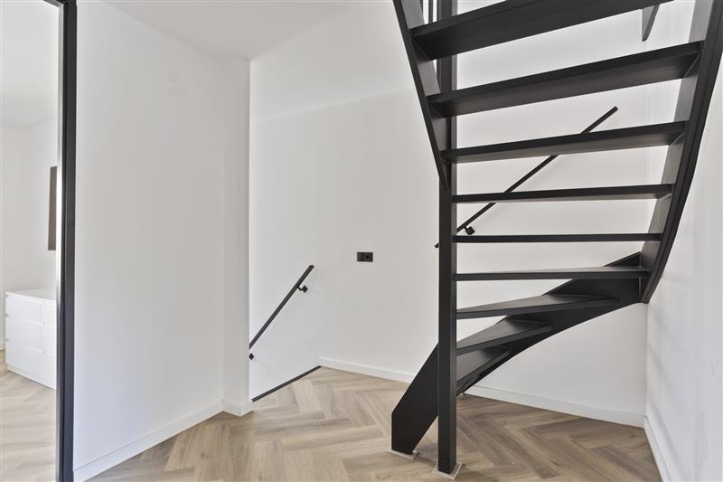 Tussenwoning te koop: Septemberstraat 84, Almere