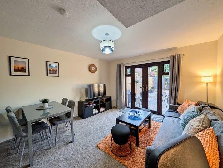 House Hythe Close in Winkfield