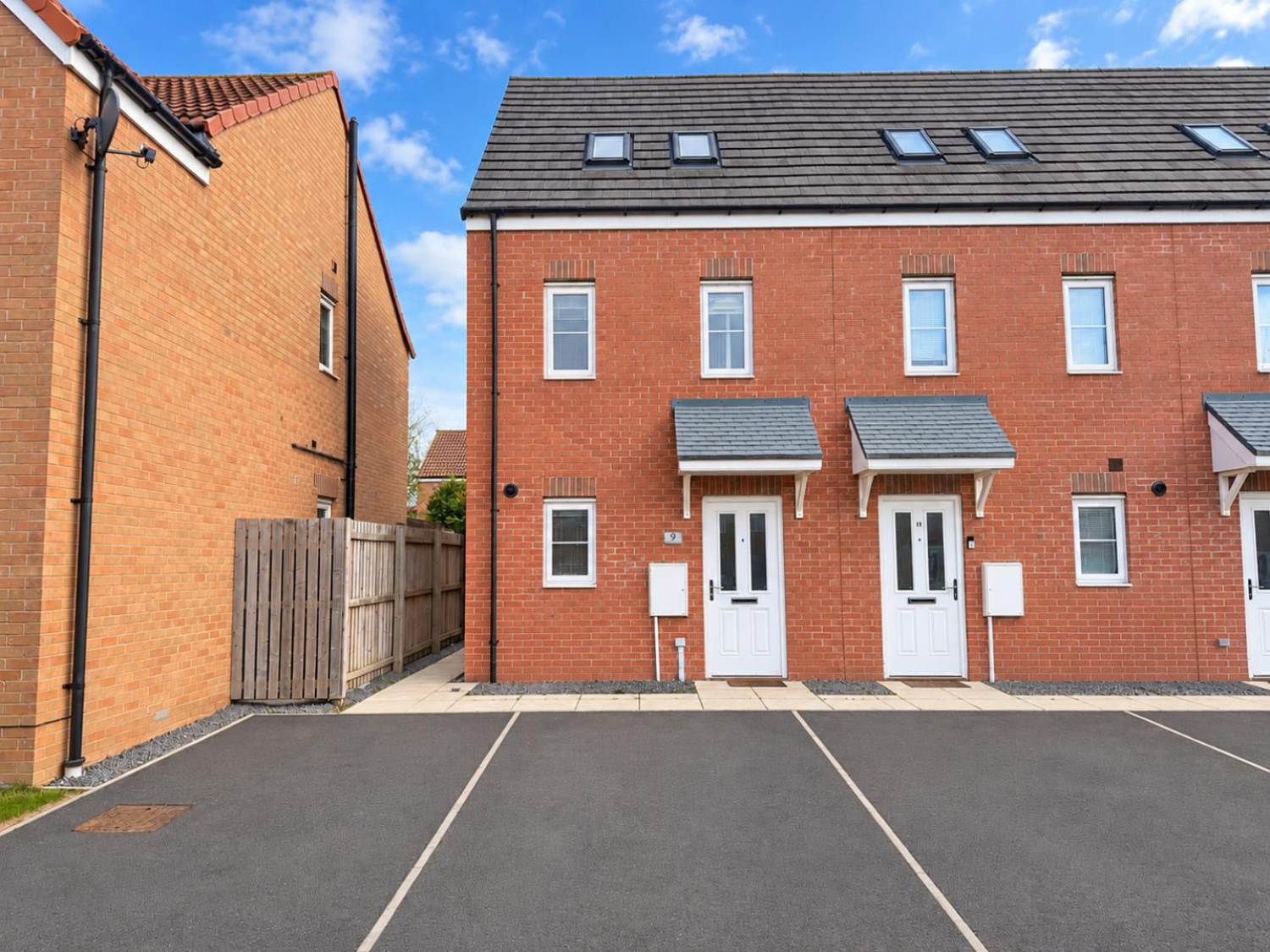 House Cades Grove in Ingleby Barwick