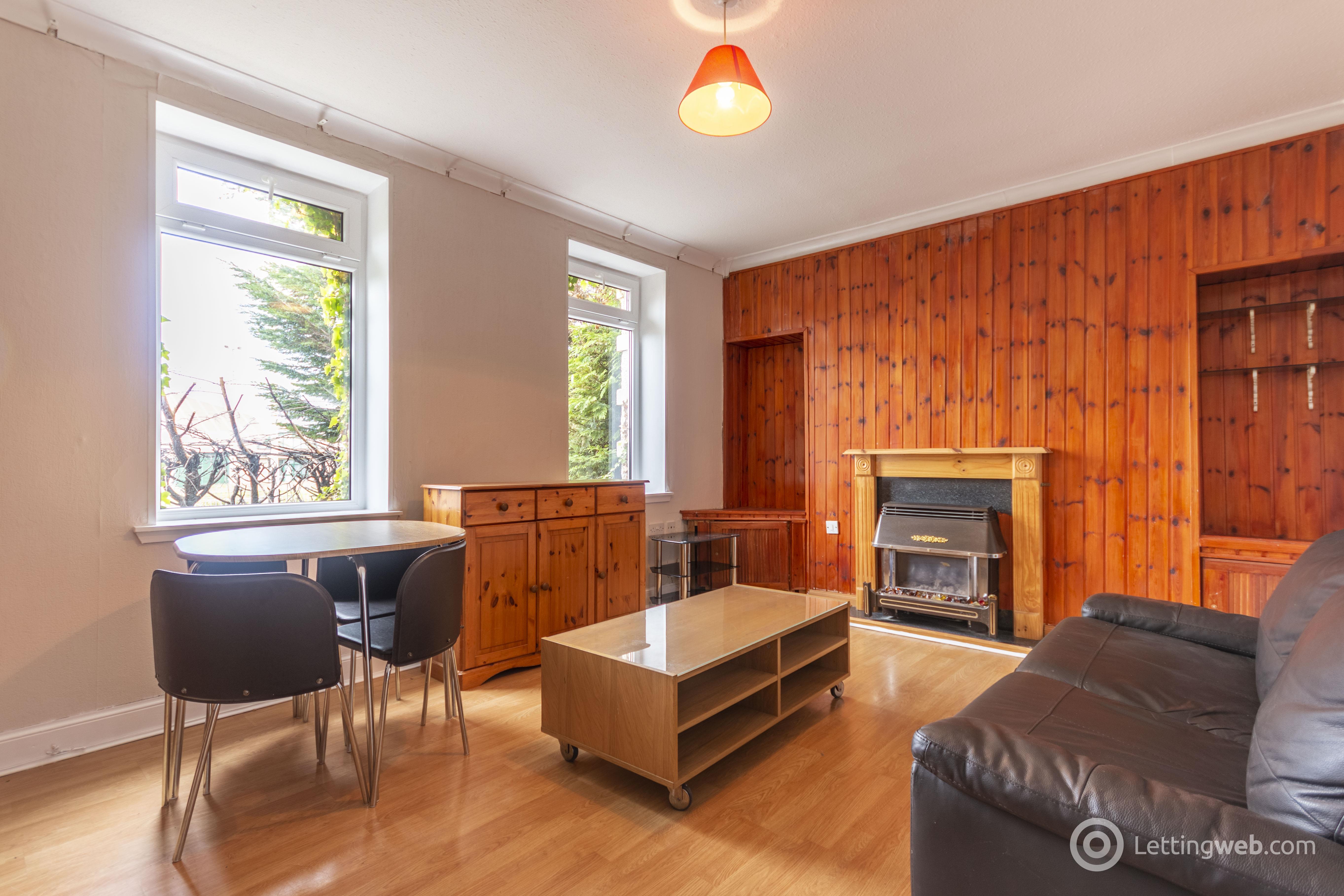 Flat West Pilton Avenue in Edinburgh