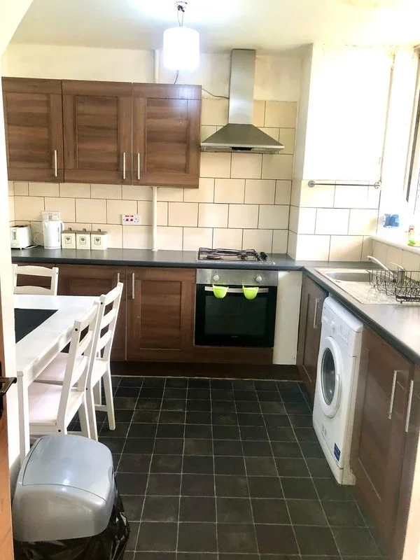 Room Pigott Street in Greater London