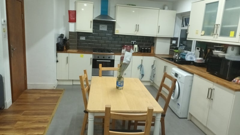 Room Gardner Road in Greater London
