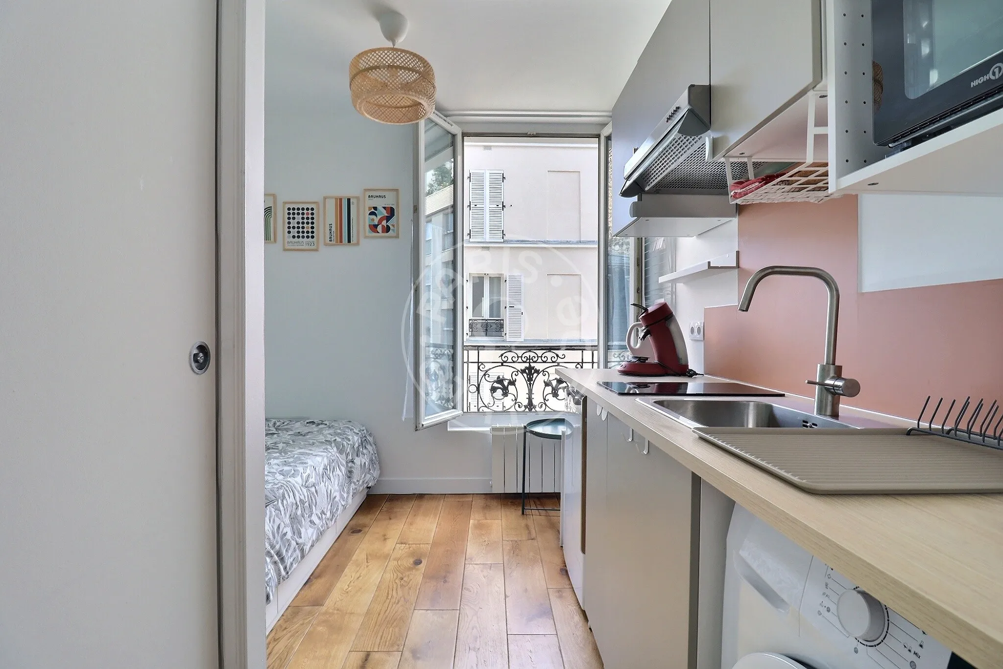 Flat Rue de l'Aude in Paris