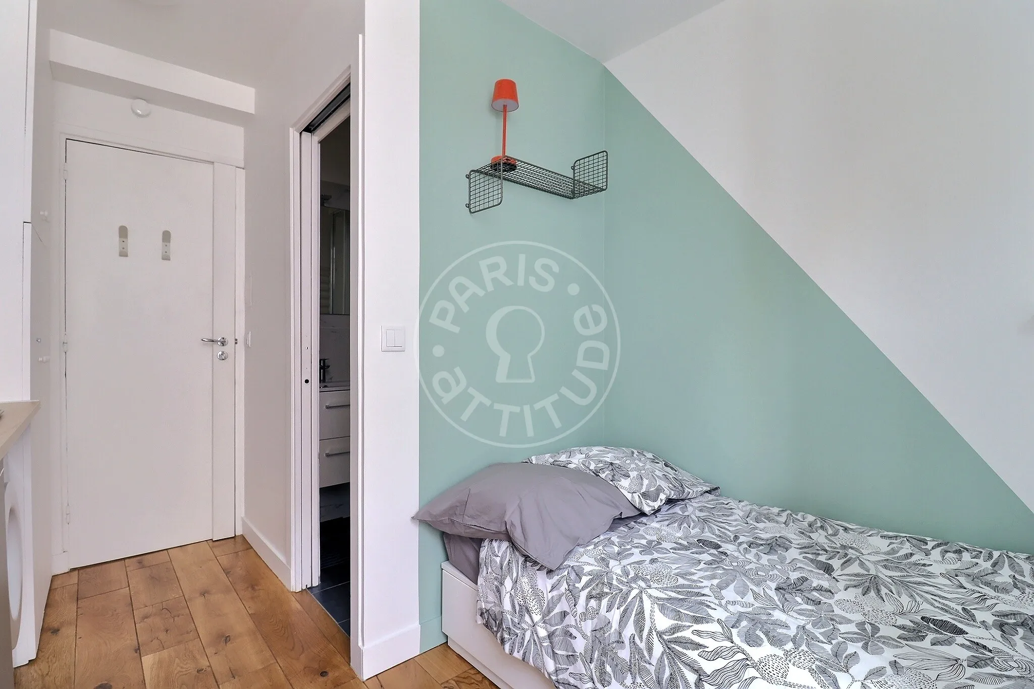 Flat Rue de l'Aude in Paris