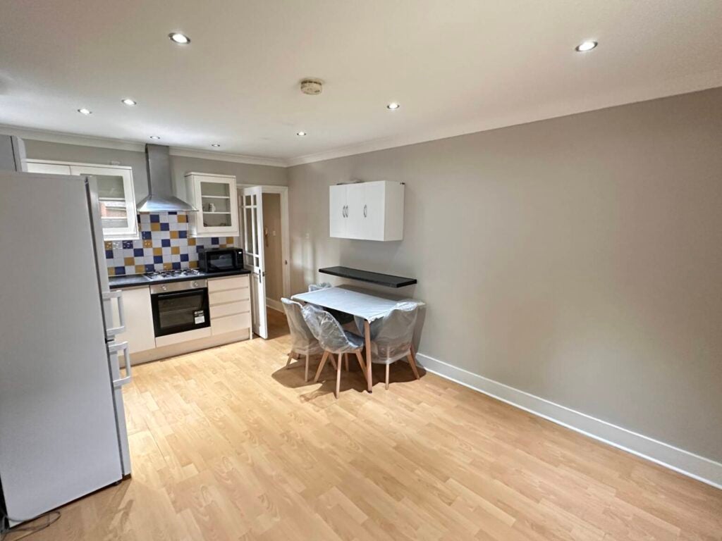 Flat Litchfield Gardens in Greater London