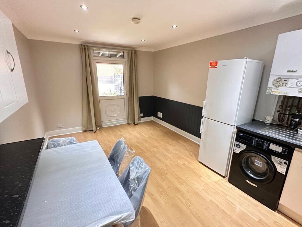 Flat Litchfield Gardens in Greater London