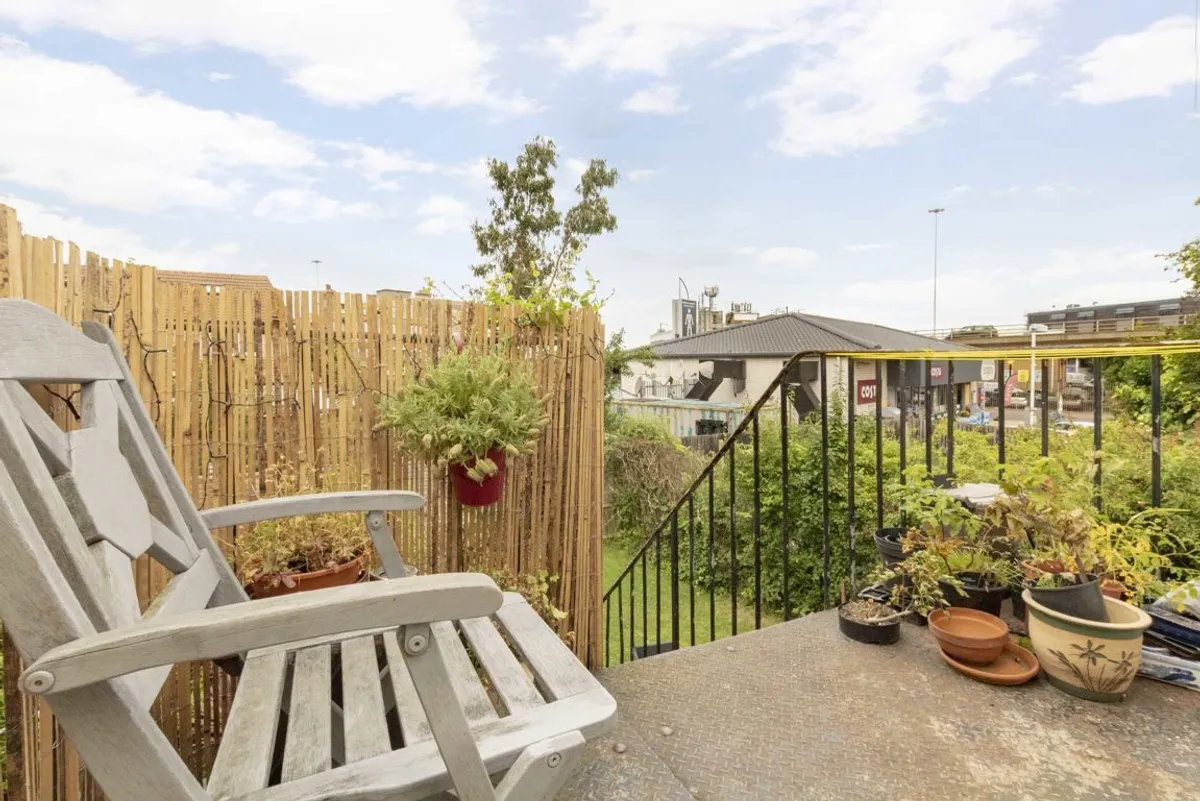House Errol Gardens in Greater London