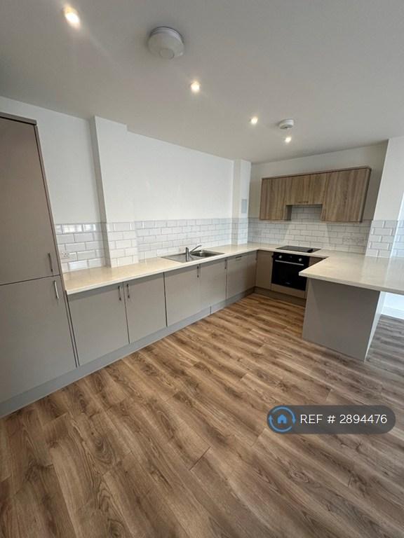 Flat Pluckley Road in Ashford