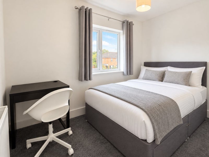 Room Conygre Grove in Bristol