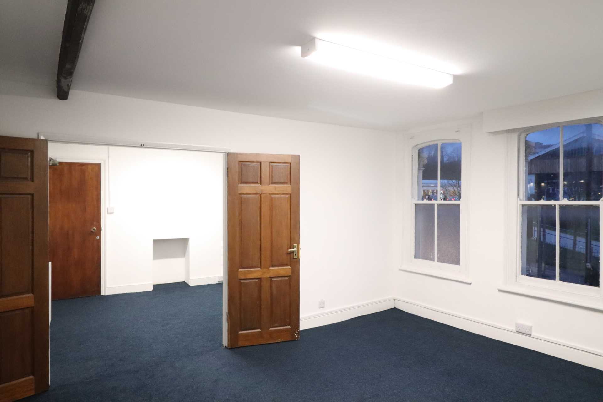 Room Crendon Street in High Wycombe