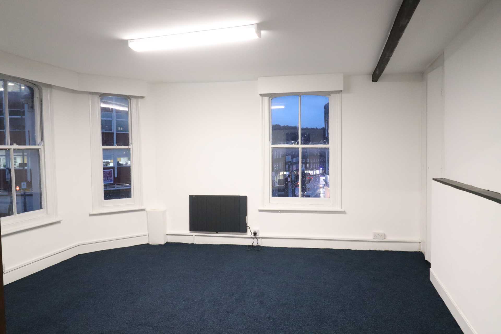 Room Crendon Street in High Wycombe