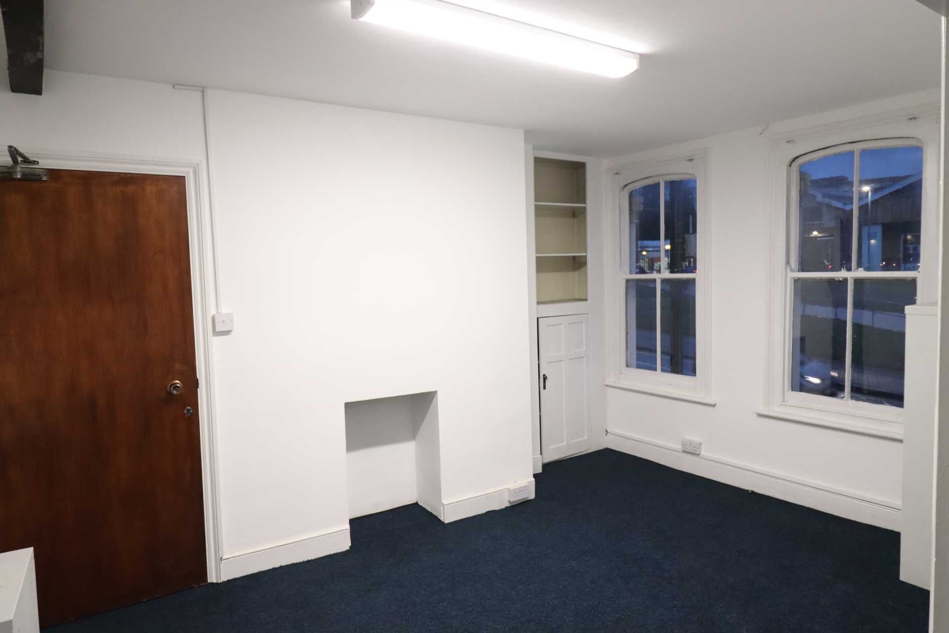 Room Crendon Street in High Wycombe