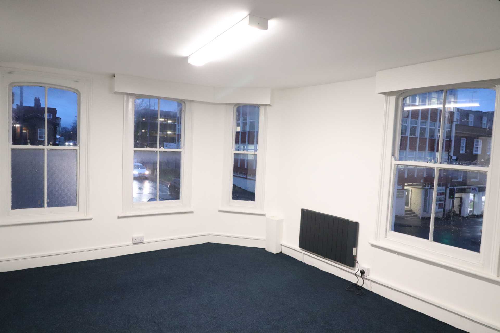 Room Crendon Street in High Wycombe