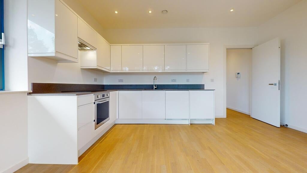 Flat Riverbank Way in Greater London