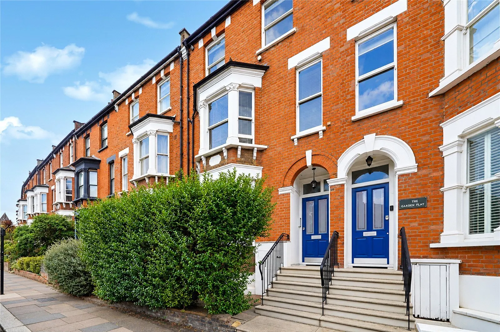 Flat Constantine Road in Greater London