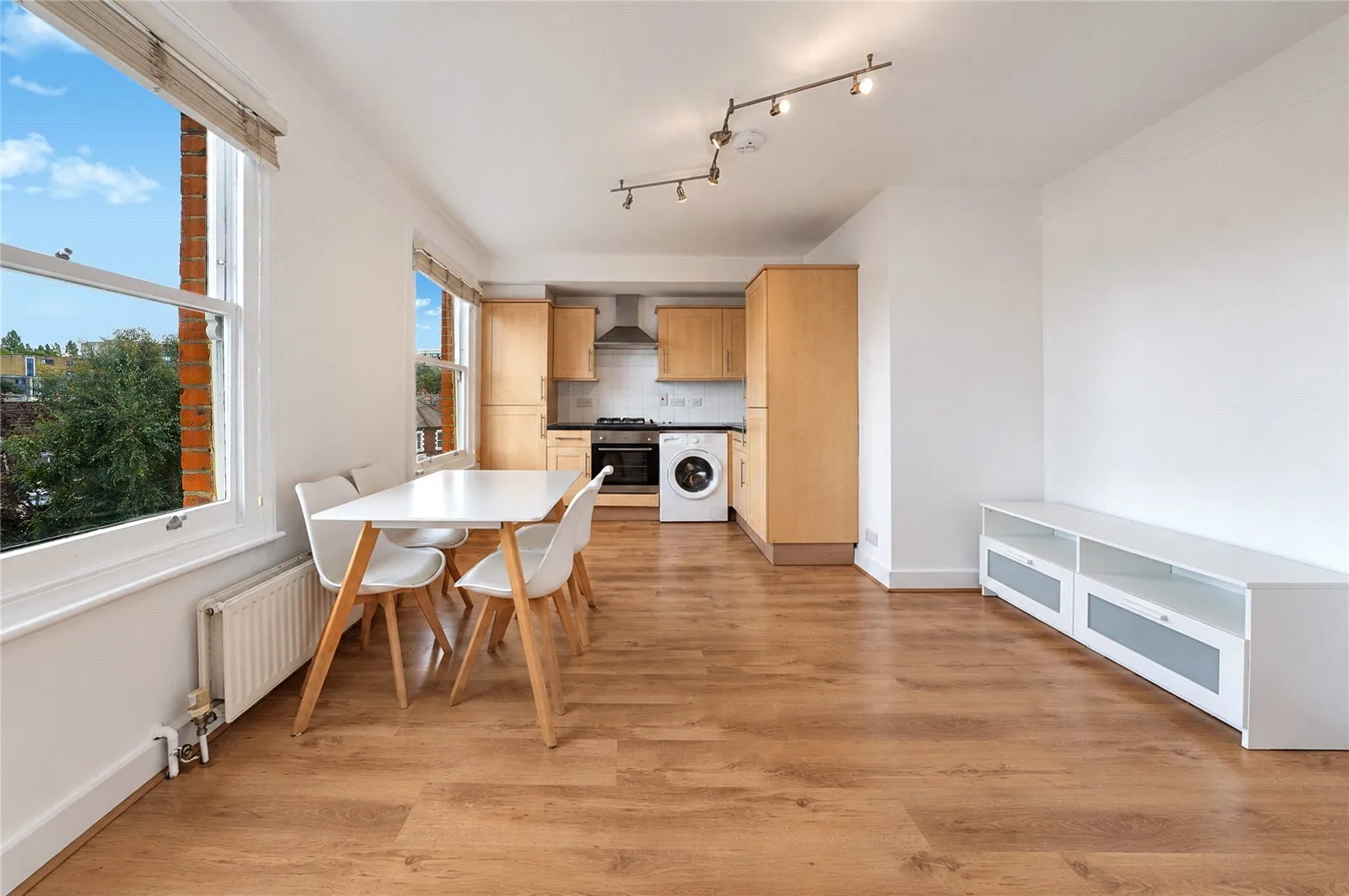 Flat Constantine Road in Greater London