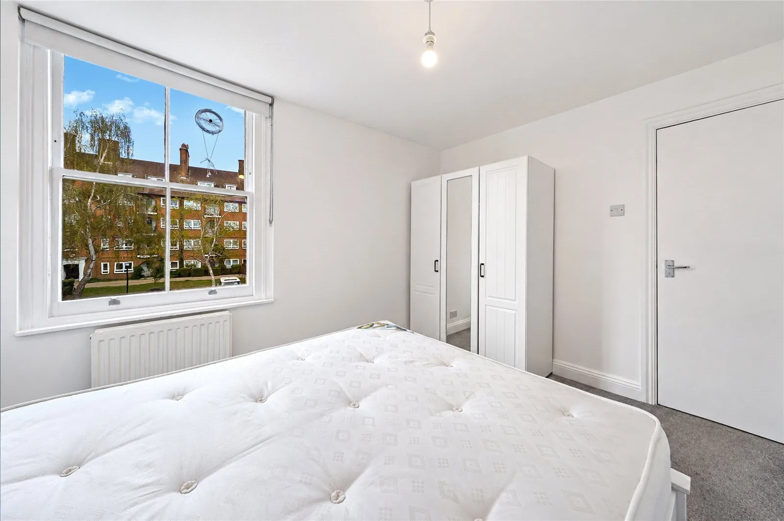 Flat Constantine Road in Greater London