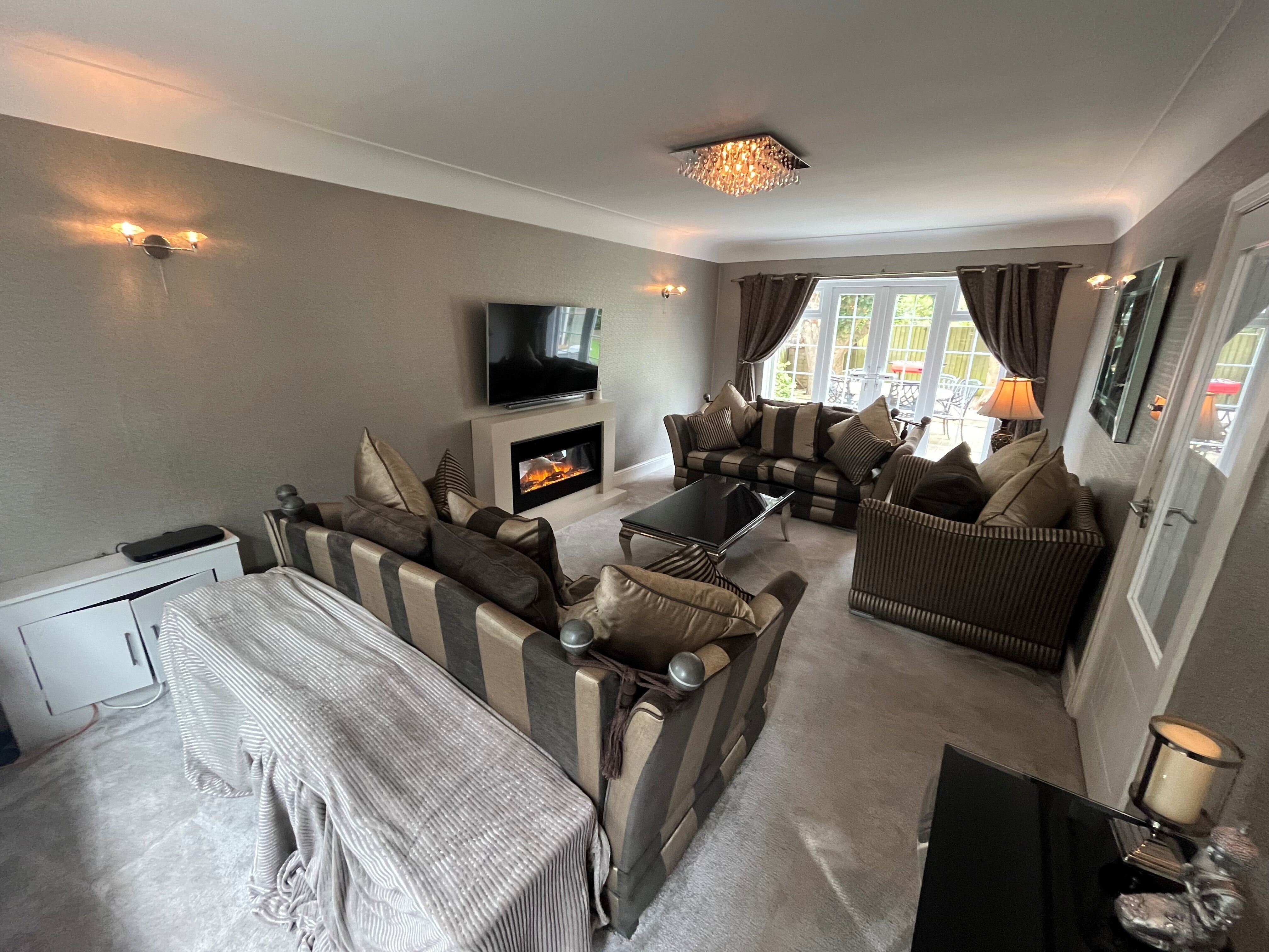 Flat Ennismore Road in Crosby