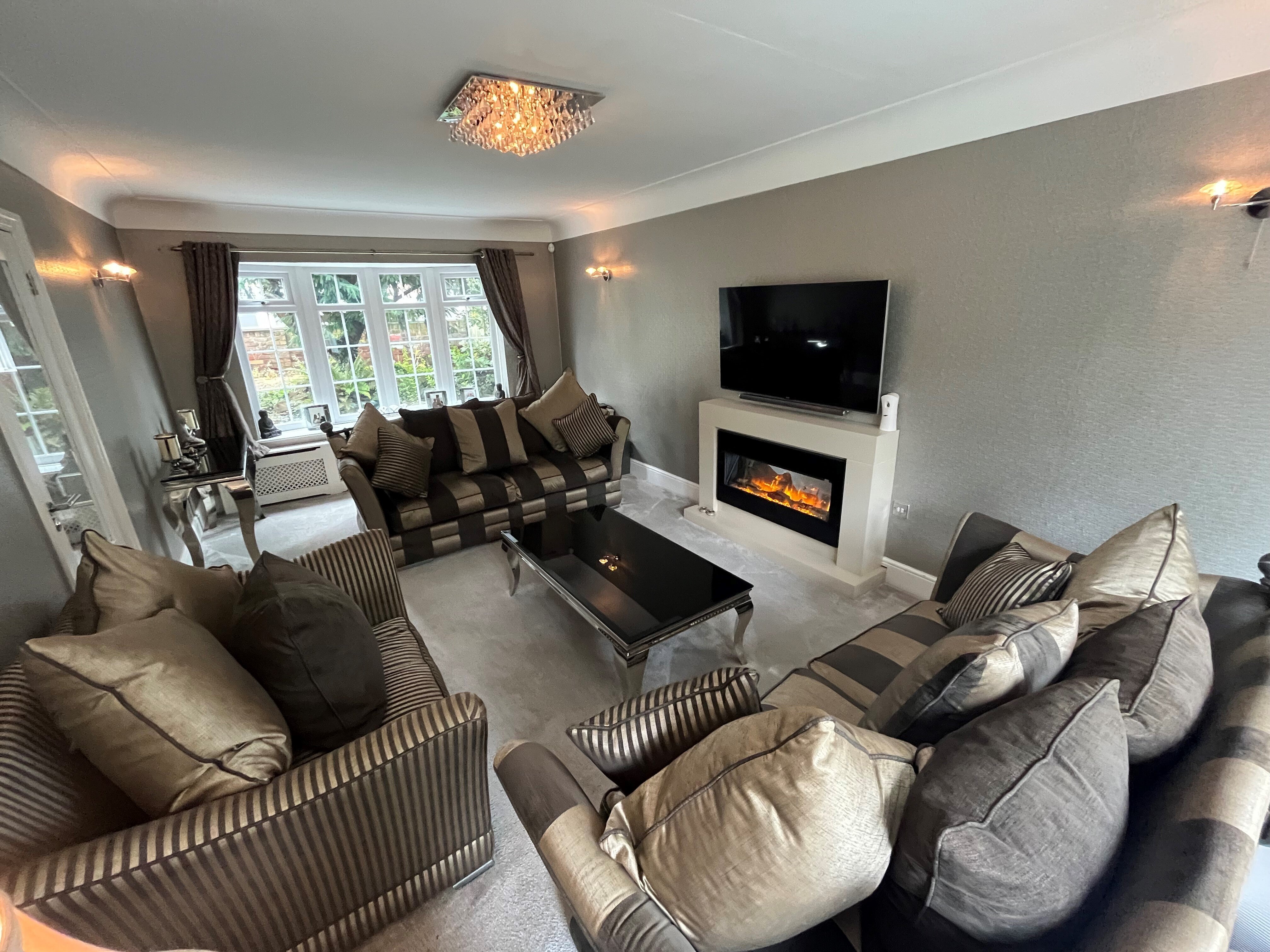Flat Ennismore Road in Crosby