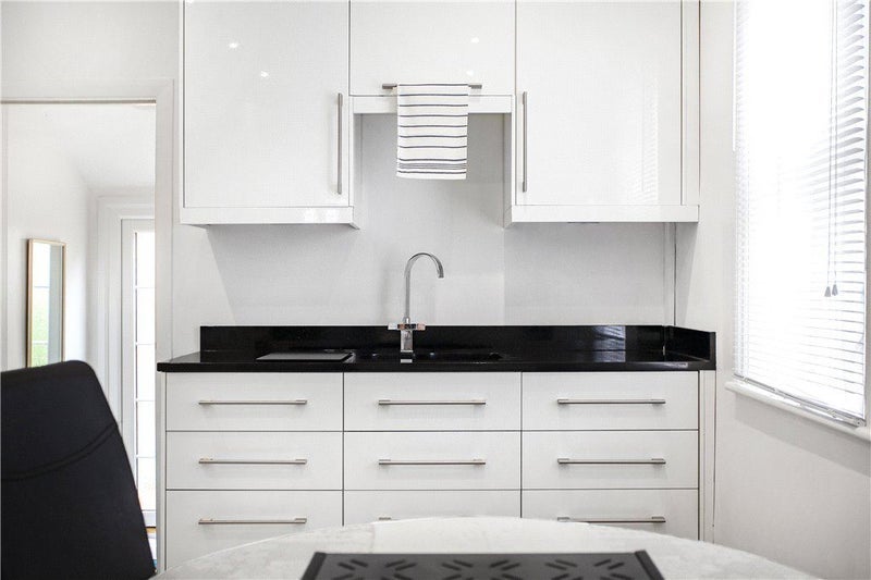 Room Richmond Road in Greater London