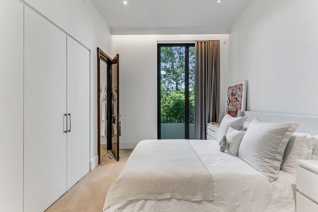 Flat St Edmund's Terrace in London