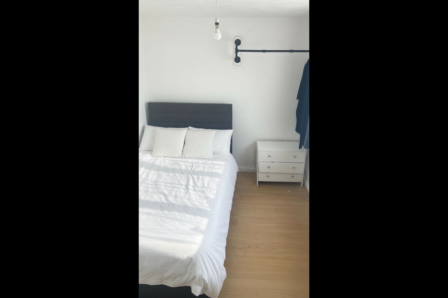 Room Dunraven Avenue in Luton
