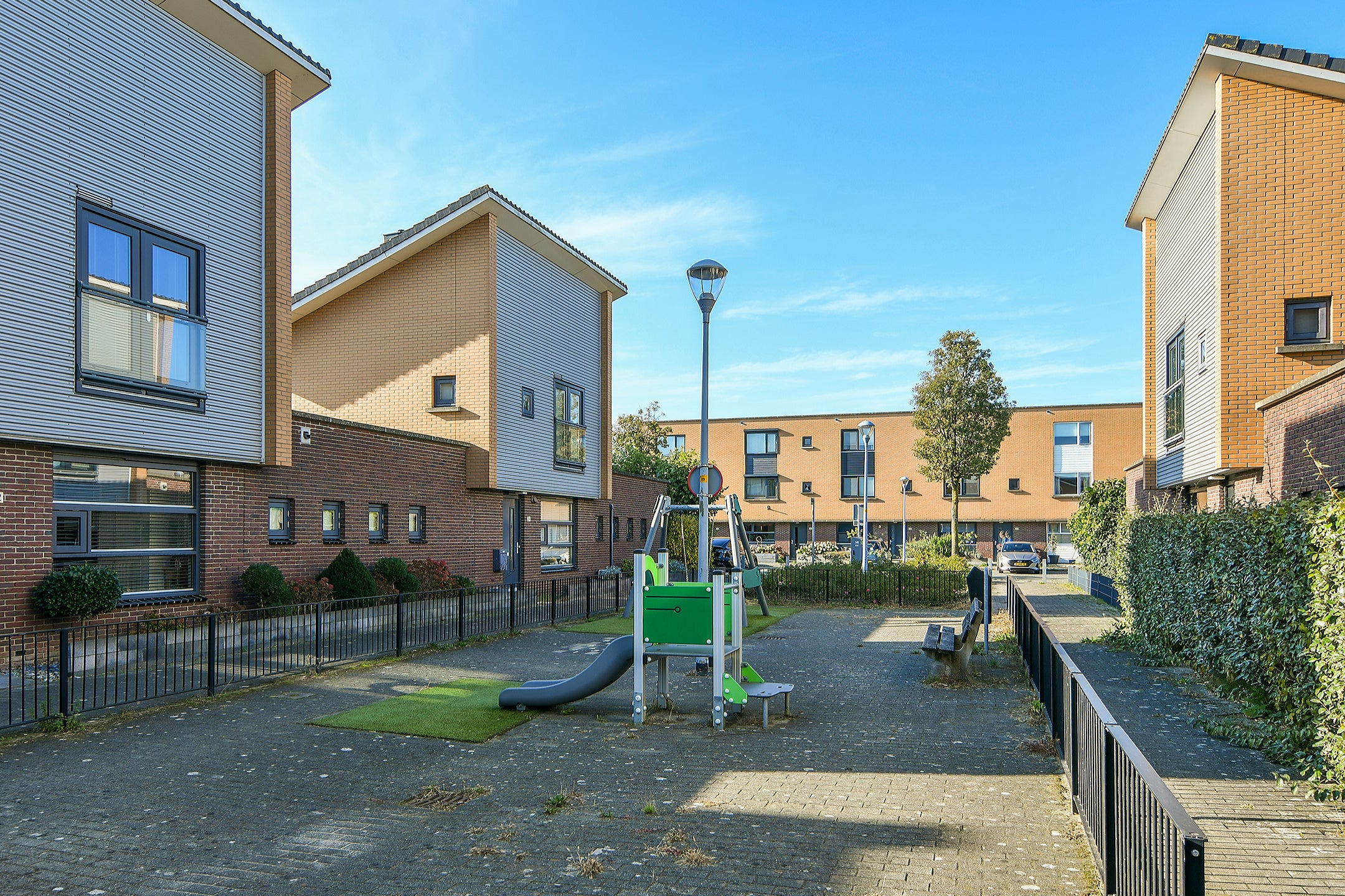 Tussenwoning te koop: Waterpoort 29, Nieuw-Vennep