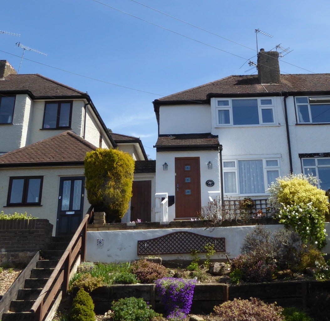 House Sunnyhill Road in Dacorum