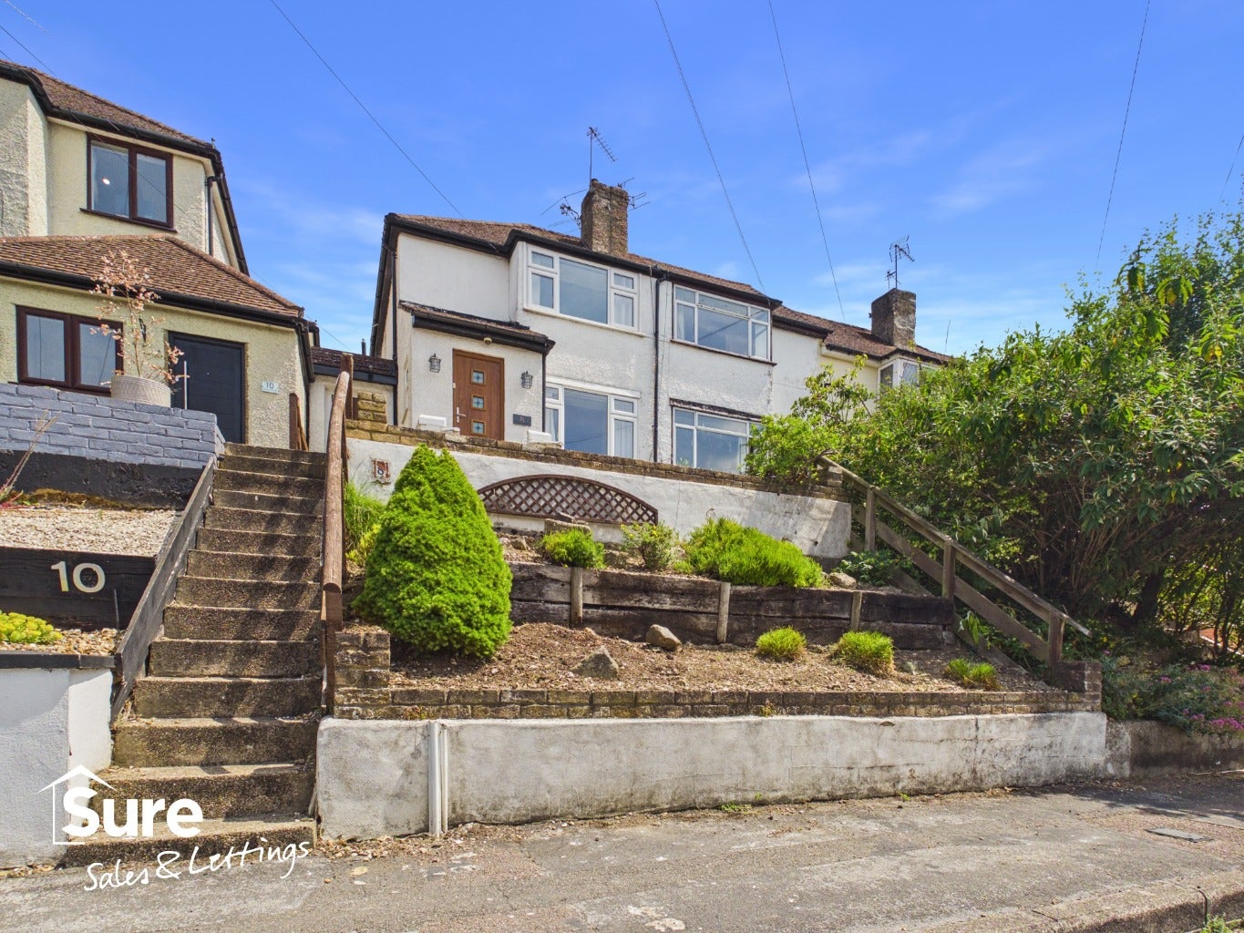 House Sunnyhill Road in Dacorum